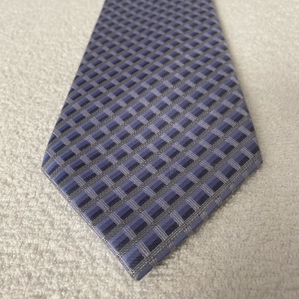 Brand New Stylish Blue Silk Tie By CLAIRBORNE